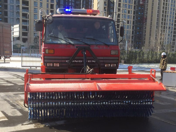 消防扫雪车 东风153消防车装3米除雪刷