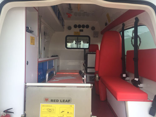 程力威牌CLW5030XJHCD6型救护车